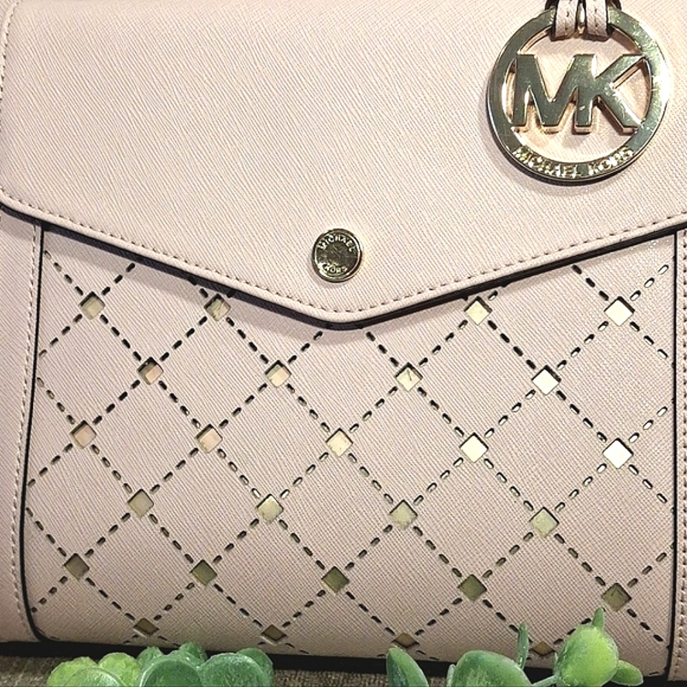 Michael Kors Jet Set Carry All Tote With Laser Cutout - Picture 2 of 16
